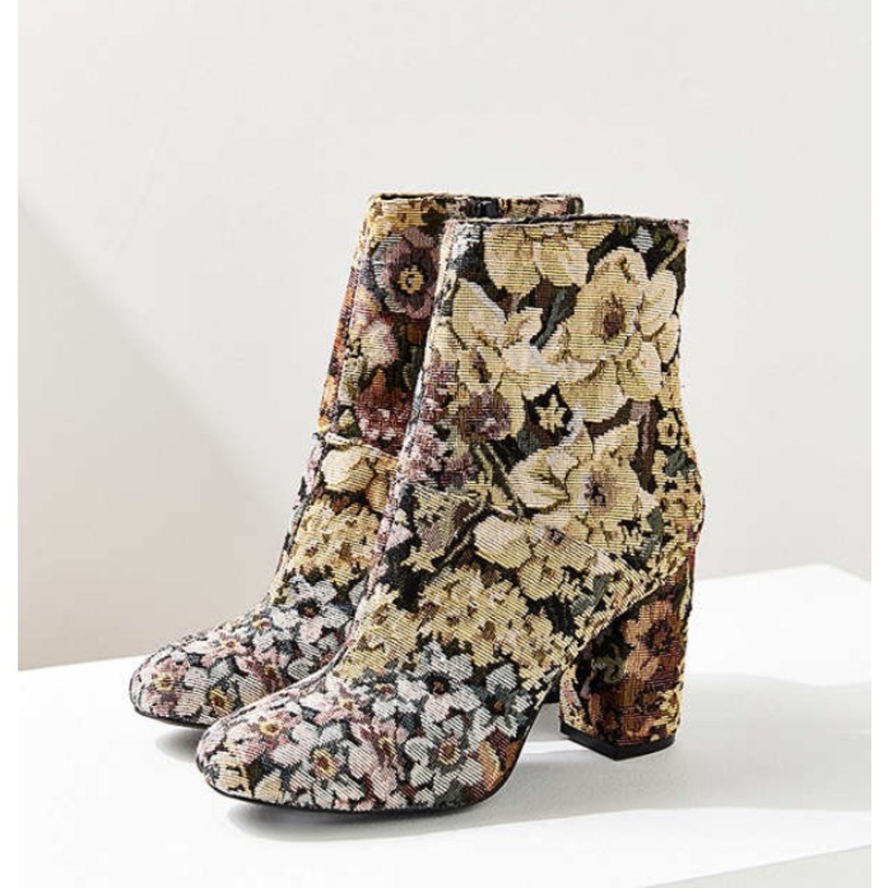 Urban outfitters, Floral Boots